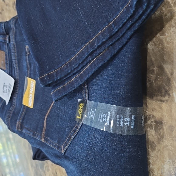 Lee Curvy fit Bootcut jeans NWT. Rebel wash, size 12 - Picture 5 of 8